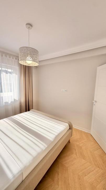 Apartament la cheie , 3 camere, etaj intermediar  , zona Terra