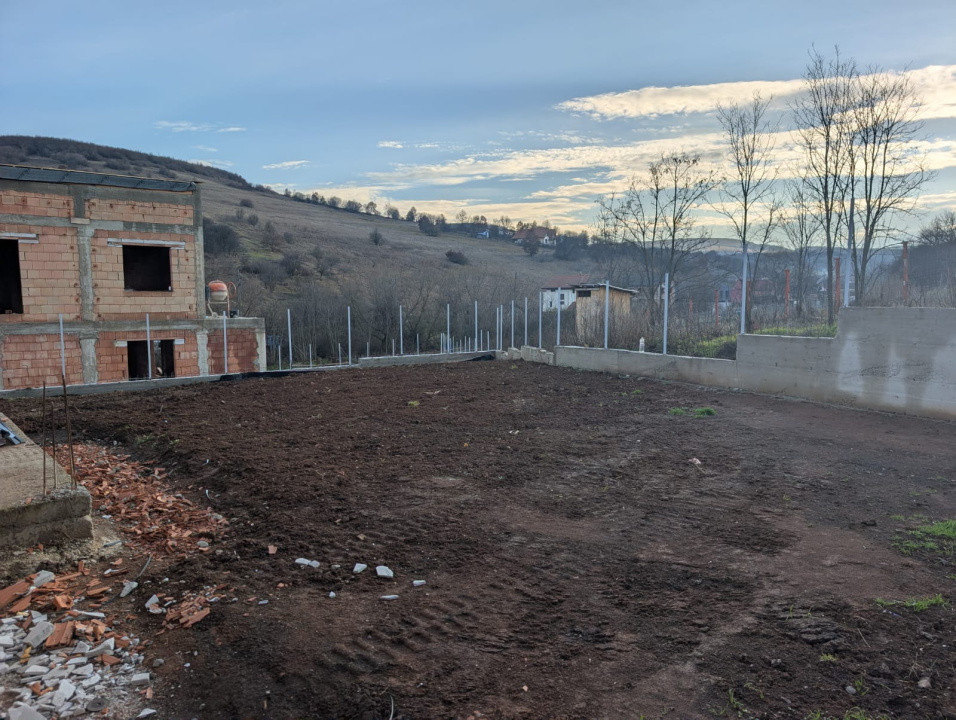 Casa individuala cu 4 camere , 120mp, 700mp teren, zona Mera