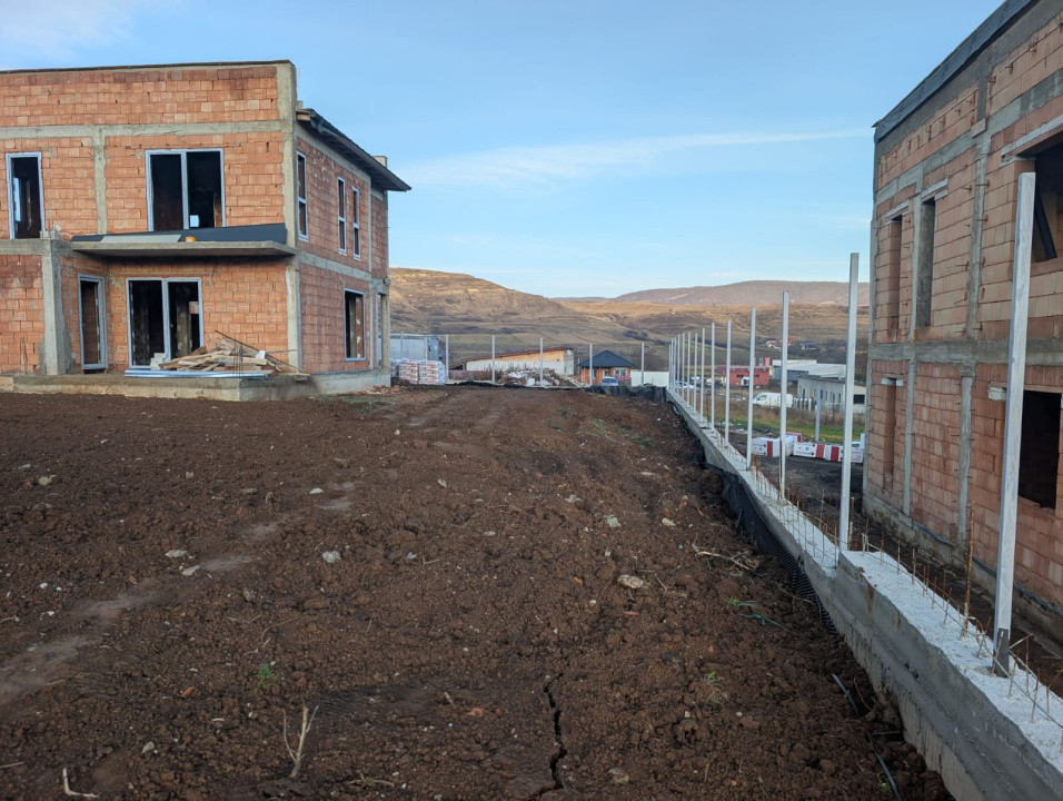 Casa individuala cu 4 camere , 120mp, 700mp teren, zona Mera