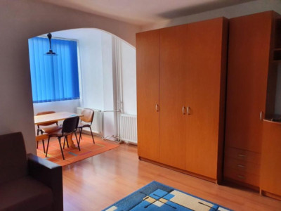 Garsoniera la etaj intermediar in zona Detunata/Gheorgheni