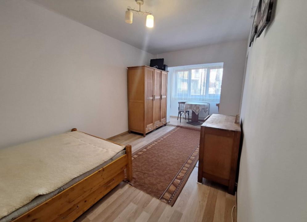 Garsoniera 23,41mp, la etaj intermediar in Marasti