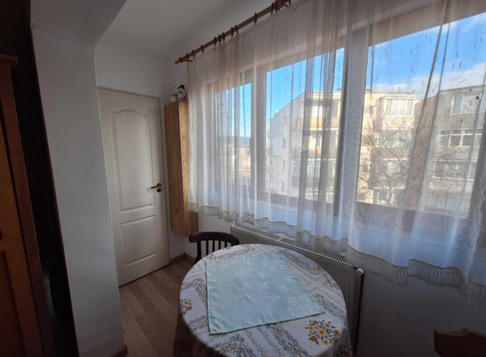 Garsoniera 23,41mp, la etaj intermediar in Marasti