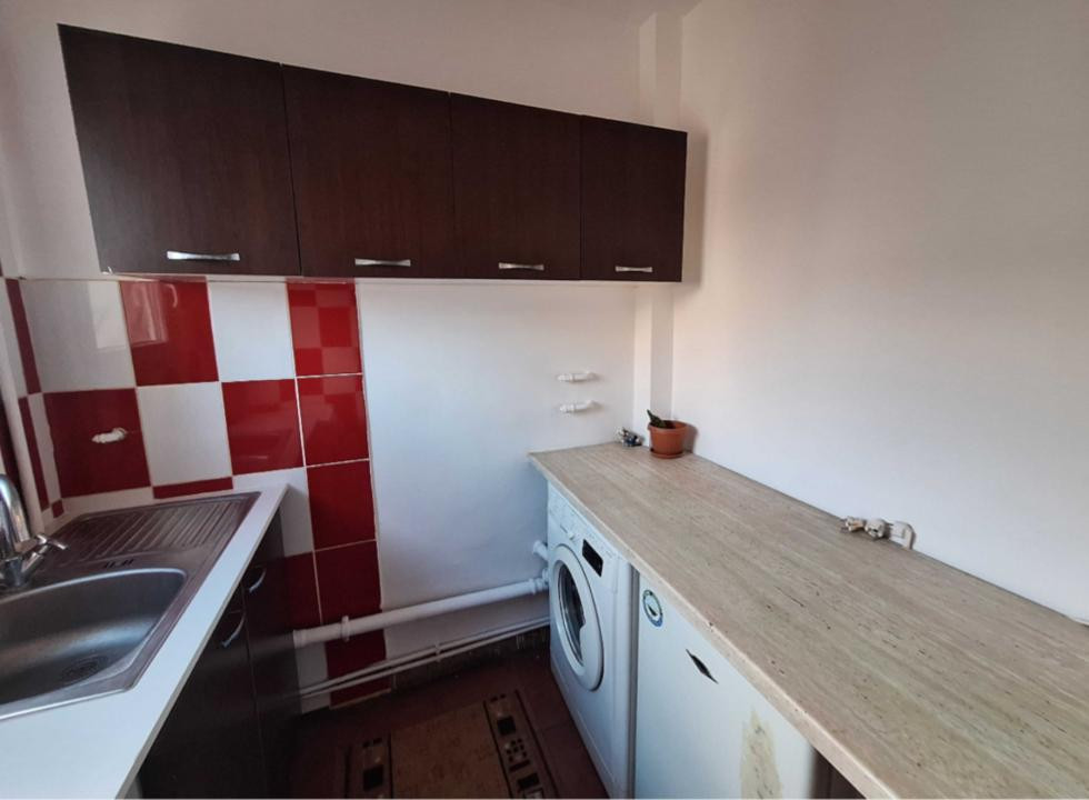 Garsoniera 23,41mp, la etaj intermediar in Marasti