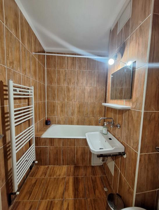 Garsoniera 23,41mp, la etaj intermediar in Marasti