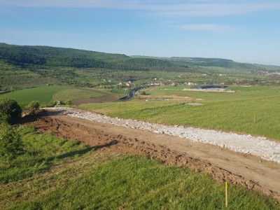 Teren intravilan 1000 mp, cu PUZ, zona platoului Radaia