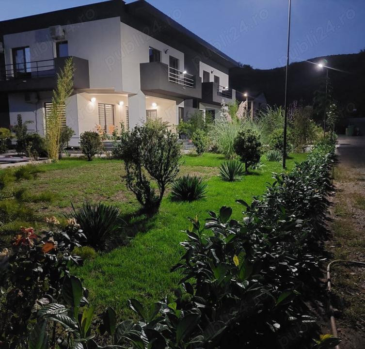 Duplex la cheie, 4 camere, 225 mp + 600 mp teren, garaj, zona Sun Garden