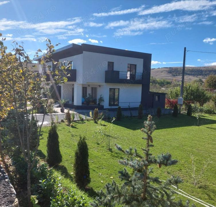 Duplex la cheie, 4 camere, 225 mp + 600 mp teren, garaj, zona Sun Garden