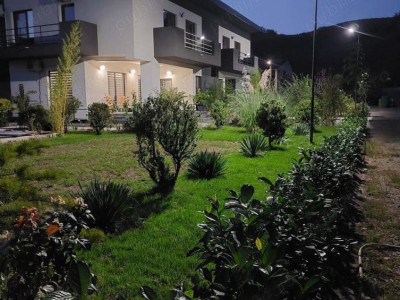 Duplex la cheie, 4 camere, 225 mp + 600 mp teren, garaj, zona Sun Garden