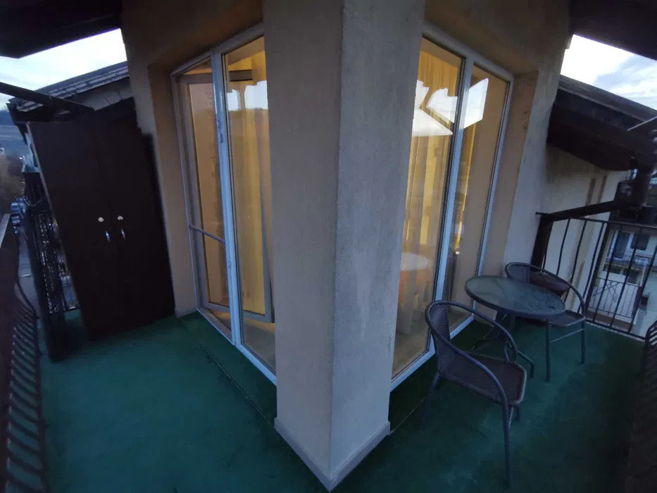 Apartament cu 2 camere, 56 mp, balcon, zona Florilor