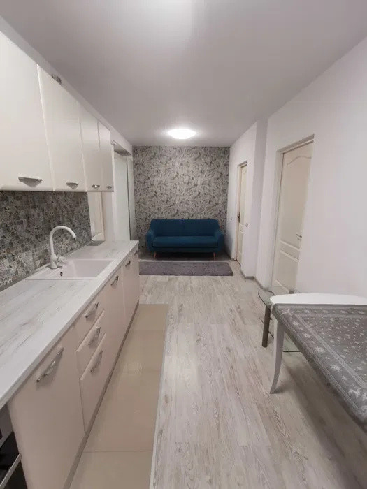 Apartament cu 2 camere, 56 mp, balcon, zona Florilor