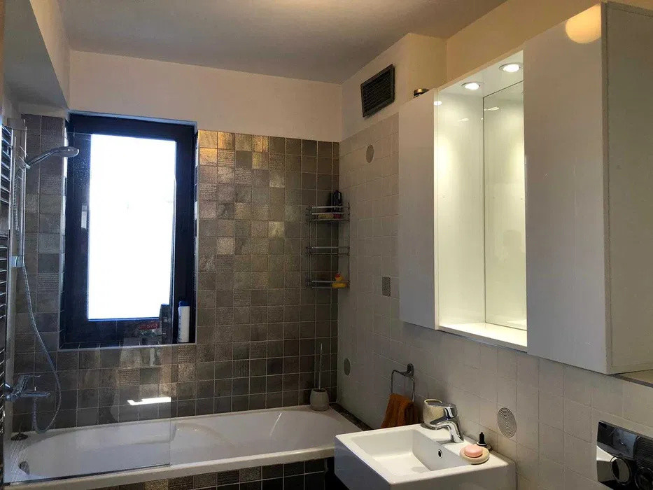 Apartament modern 3 camere, parcare inclusa si terasa
