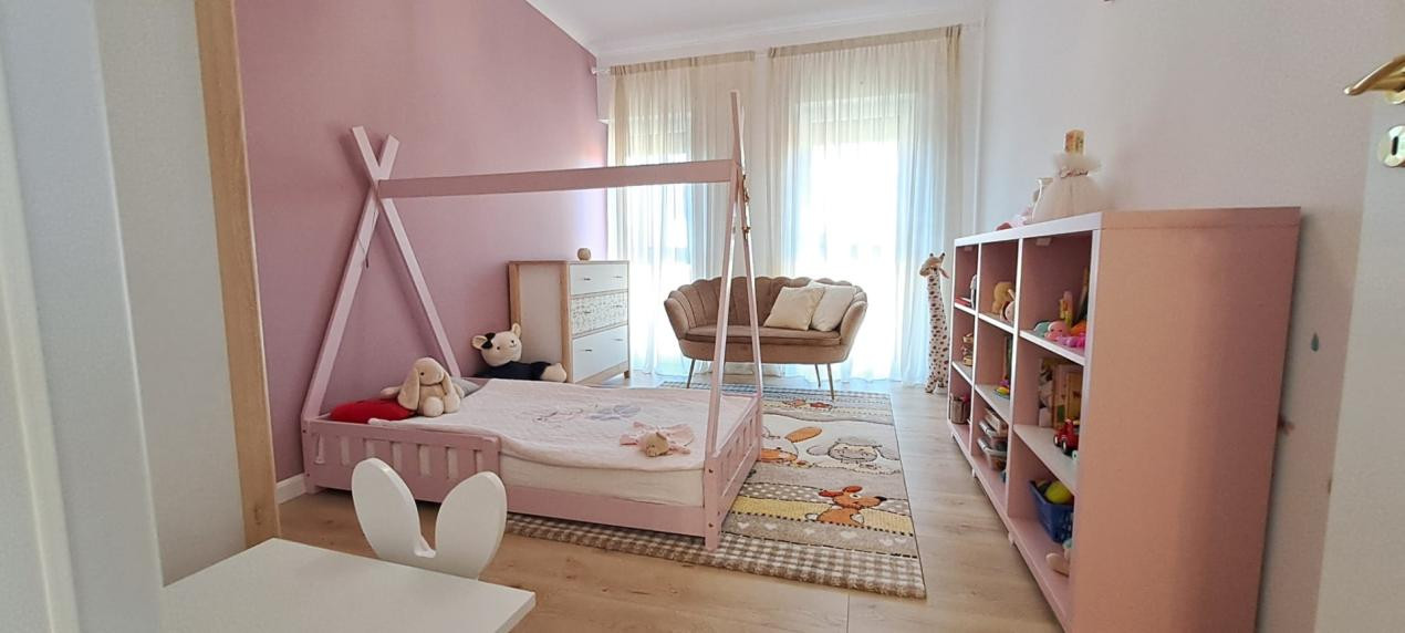 Apartament modern cu 3 camere, balcon, zona DENNVER