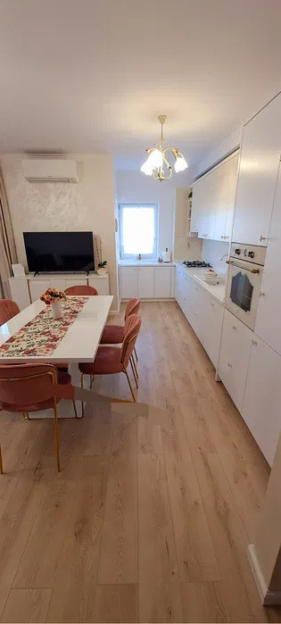 Apartament modern cu 3 camere, balcon, zona DENNVER