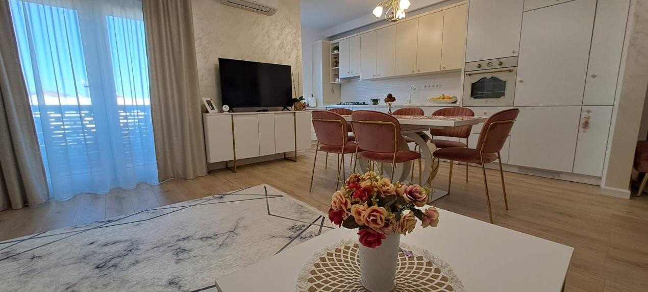 Apartament modern cu 3 camere, balcon, zona DENNVER