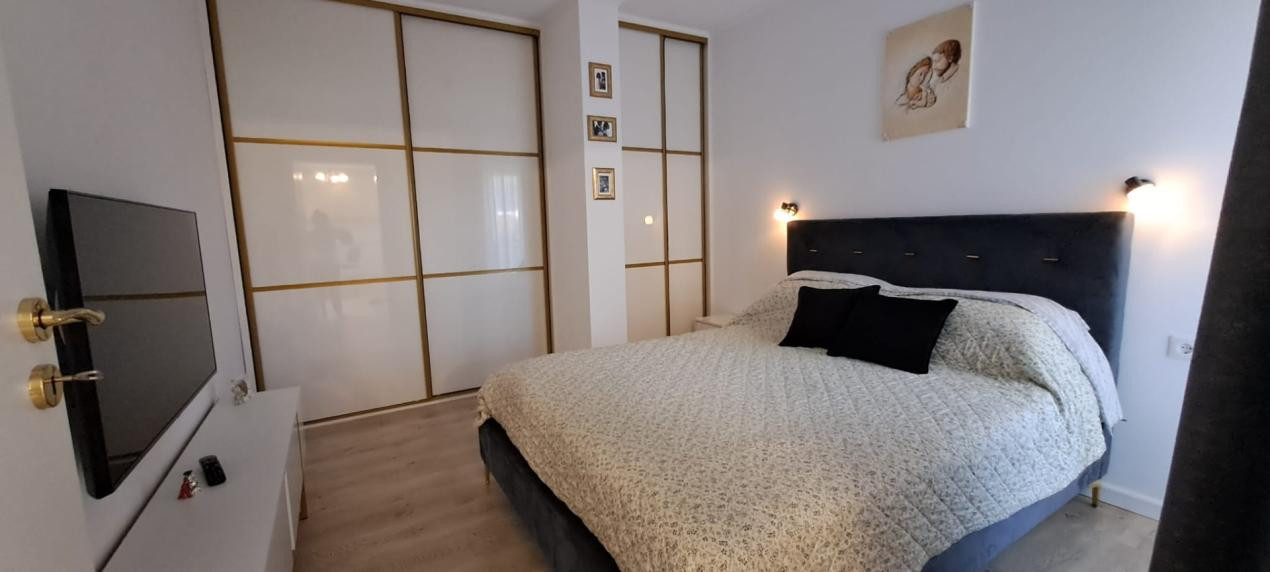Apartament modern cu 3 camere, balcon, zona DENNVER