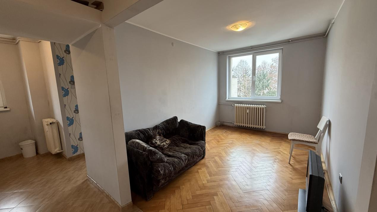 Apartament de 3 camere, la 2 minute de Platinia Mall/Plopilor