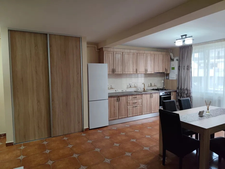 Apartament cu 3 camere, 61 mp, 2 parcari, zona Teilor