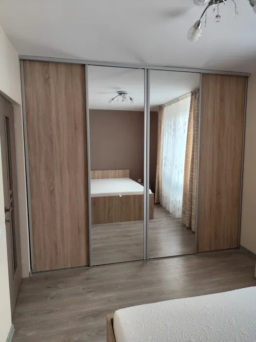 Apartament cu 3 camere, 61 mp, 2 parcari, zona Teilor