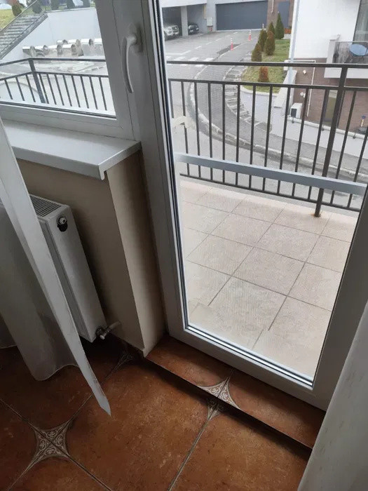 Apartament cu 3 camere, 61 mp, 2 parcari, zona Teilor