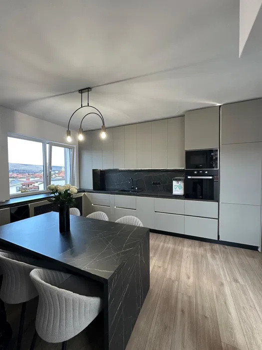 Apartament cu 3 camere, 59 mp, 2 parcari, zona Eroilor