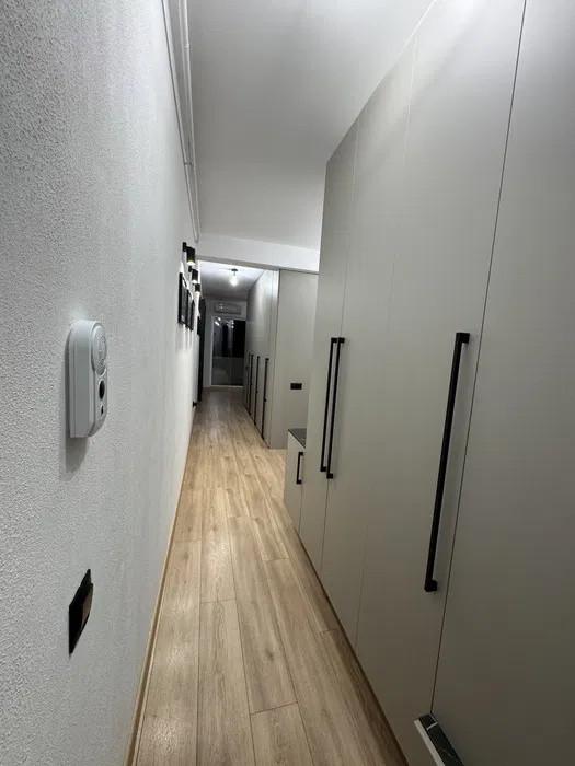 Apartament cu 3 camere, 59 mp, 2 parcari, zona Eroilor