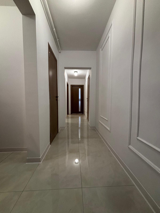 Apartament ultrafinisat cu 4 camere decomandate,etaj intermediar,zona Manastur