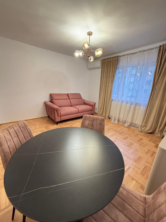 Apartament ultrafinisat cu 4 camere decomandate,etaj intermediar,zona Manastur