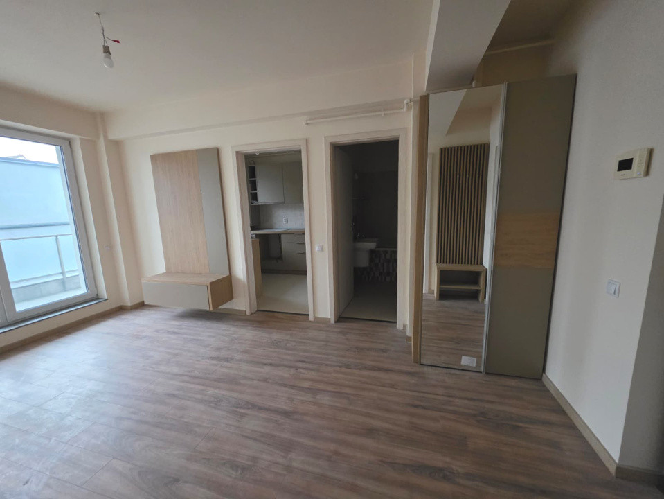 Apartament 2 camere, etaj intermediar, parcare, zona Iulius Mall