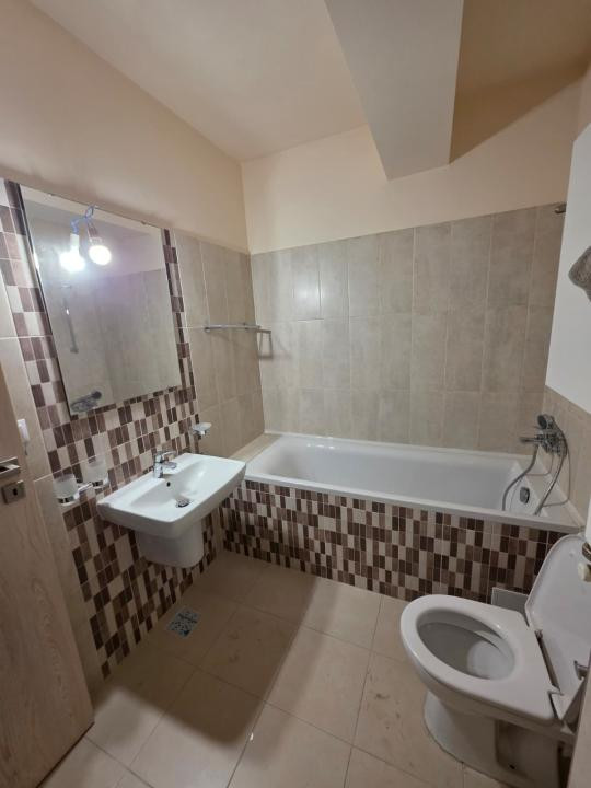 Apartament 2 camere, etaj intermediar, parcare, zona Iulius Mall