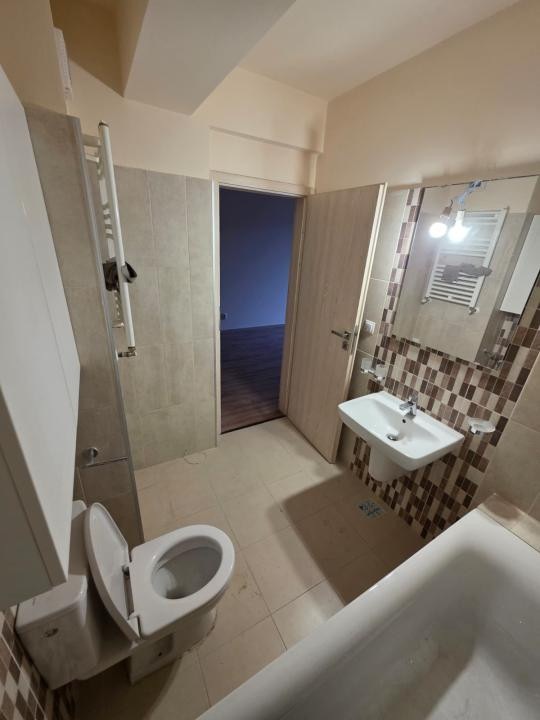 Apartament 2 camere, etaj intermediar, parcare, zona Iulius Mall