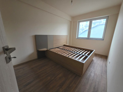 Apartament 2 camere, etaj intermediar, parcare, zona Iulius Mall