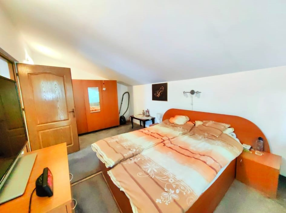 Apartament 3 camere in zona Plopilor