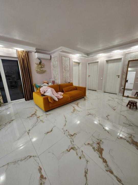 Apartament de 3 camere, 70 mp, Razoare (VIVO)