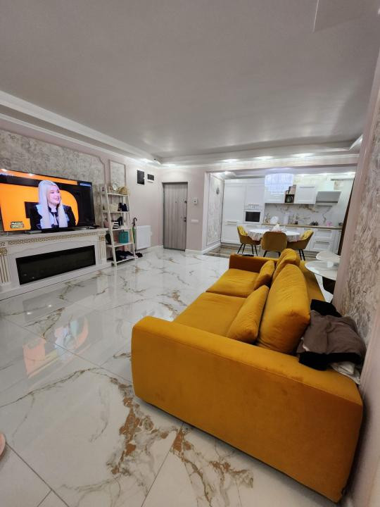 Apartament de 3 camere, 70 mp, Razoare (VIVO)