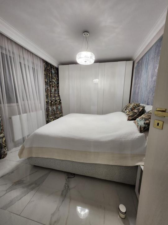 Apartament de 3 camere, 70 mp, Razoare (VIVO)