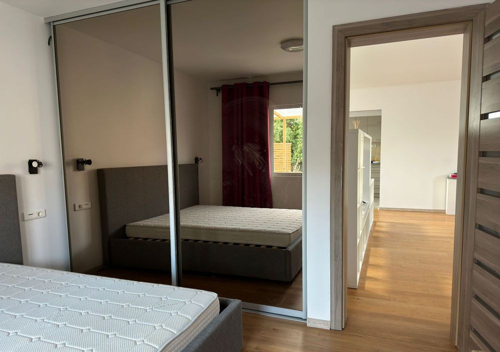  Apartament  spațios, 100 mp, într-o casă individuală