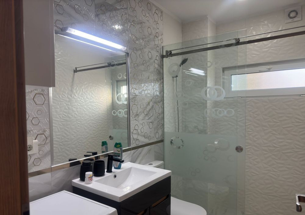  Apartament  spațios, 100 mp, într-o casă individuală