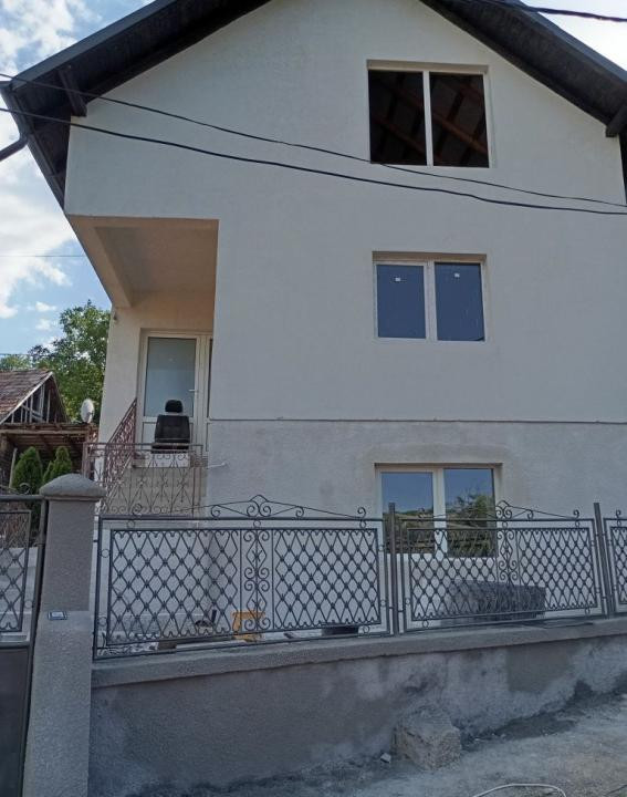 Casa individuala, 200mp, 550mp teren, sat Suceagu
