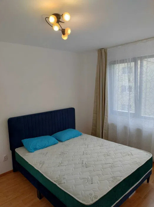 Apartament cu 2 camere, 45 mp, balcon, zona Stejarului