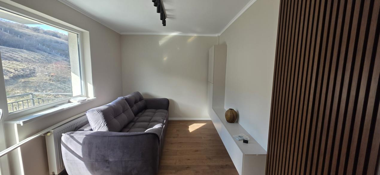 Apartament cu 2 camere, 52 mp, balcon, zona Valea Garbaului