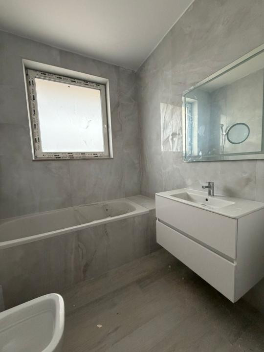 Apartament de vanzare, 3 camere, 184,78 mp, zona Cetatii 