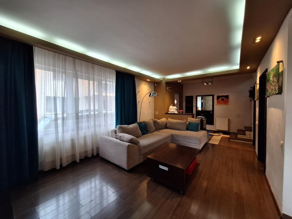 Duplex cu 2 parcari, zona Parcului Poligon