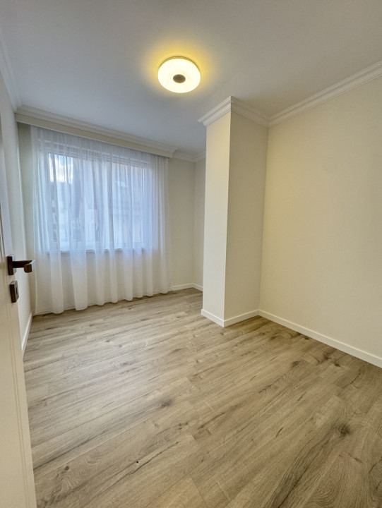 Apartament de 4 camere, Finisat, 85.5mp, Semidecomandat, Zona Poligon