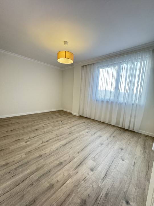 Apartament de 4 camere, Finisat, 85.5mp, Semidecomandat, Zona Poligon