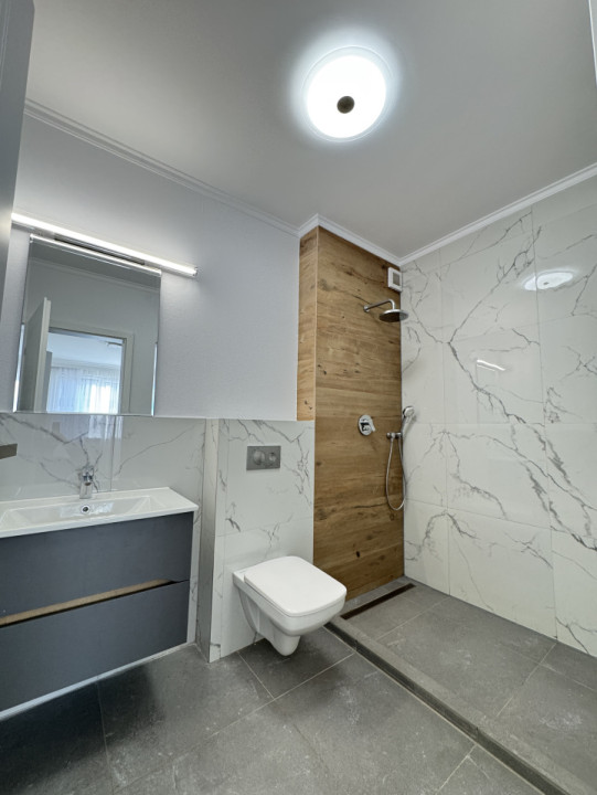 Apartament de 4 camere, Finisat, 85.5mp, Semidecomandat, Zona Poligon