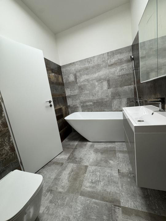 Apartament de 3 camere, 69.66 mp, 2 bai, Finisat, Zona Poligon