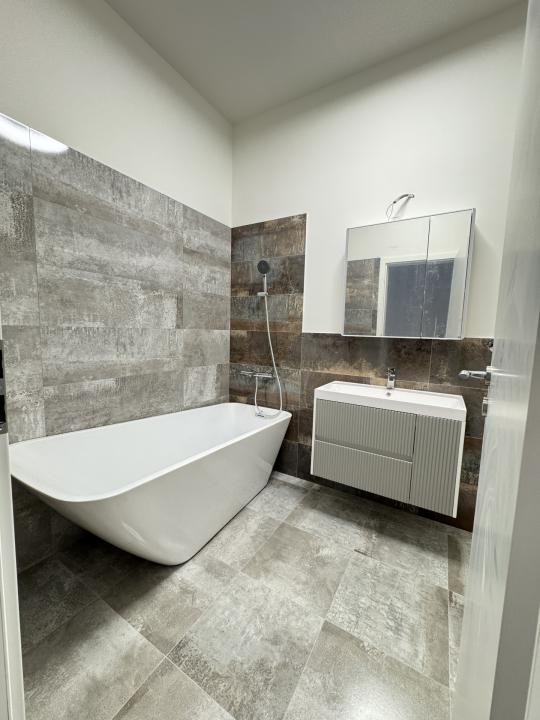 Apartament de 3 camere, 69.66 mp, 2 bai, Finisat, Zona Poligon