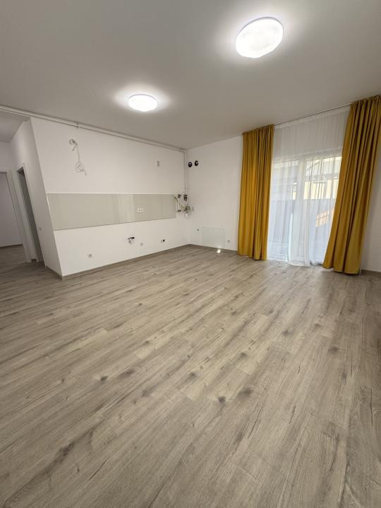 Apartament de 2 camere, 43.62 mp, Gradina 76 mp, Finisat, Zona Poligon