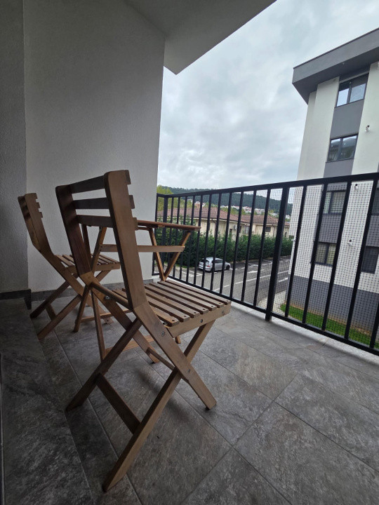 Apartament de închiriat in zona Poligon,3 camere,2 bai,parcare inclusa