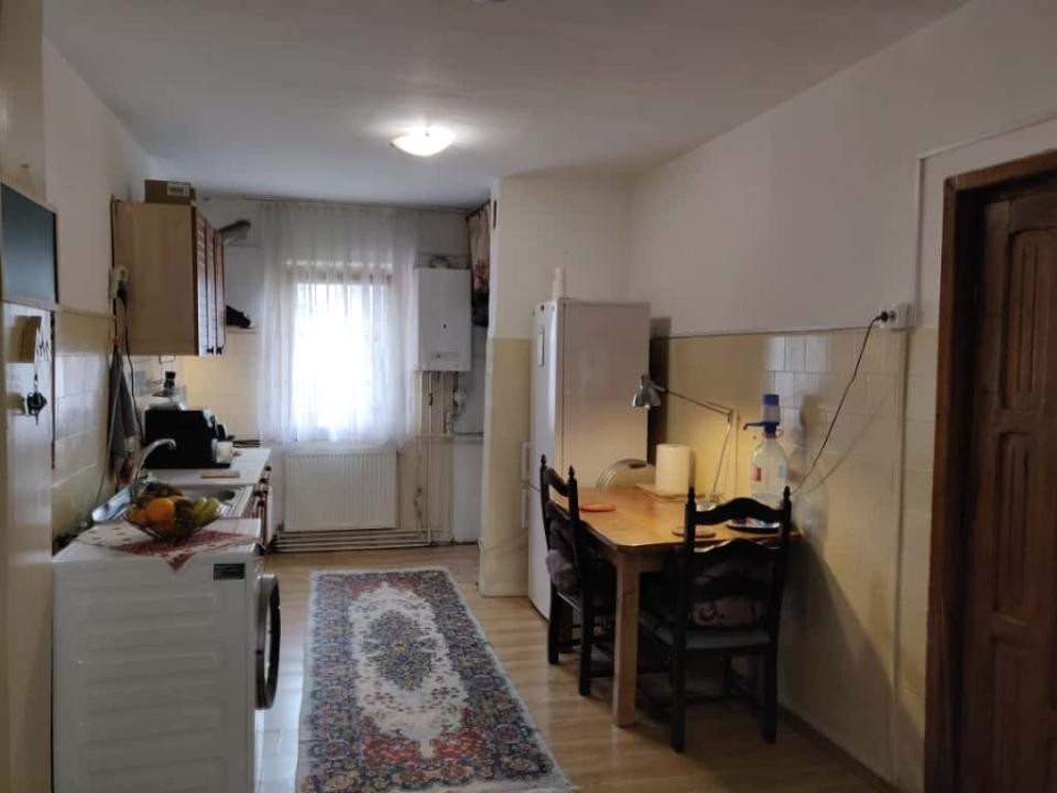 Apartament cu 3 camere , in Manastur, zona Kaufland
